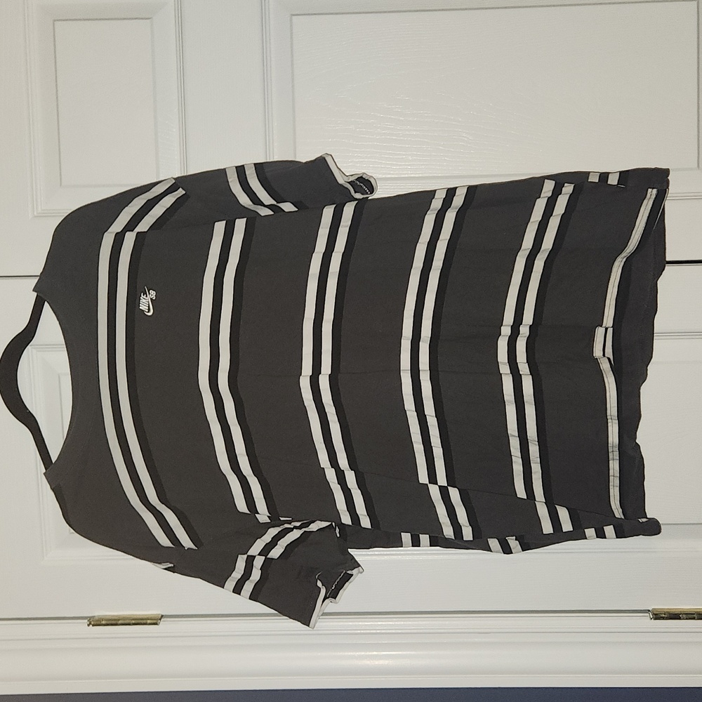 NIKE Tee